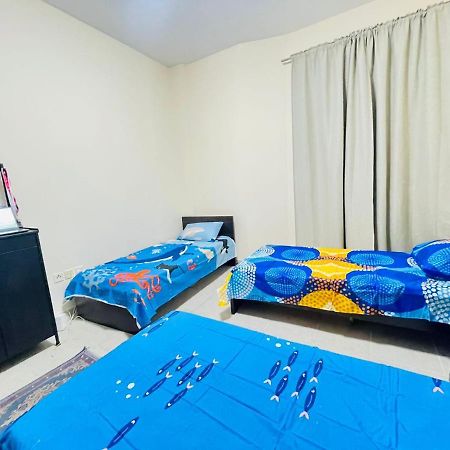 Dubai Hostel Bagian luar foto